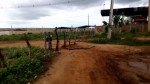 Moradores do loteamento Ana Matos denunciam fechamento de rua que dÃ¡ acesso Ã  BR-304