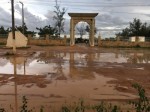 Moradores voltam a denunciar lamaÃ§al em frente ao â€œcemitÃ©rio novoâ€ em MossorÃ³