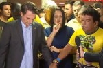 Jornalista da Globo crÃ­tica Bolsonaro por orar apÃ³s VitÃ³ria: "Causou preocupaÃ§Ã£o"