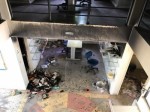 VÃ¢ndalos destroem parte do acervo literÃ¡rio do Portal do Saber