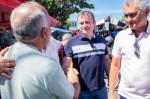 PrÃ©-candidatos General GirÃ£o e Dr. Daniel visitam a feira livre de MacaÃ­ba e conversam com comerciantes
