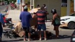 Motociclista tem perna esmagada em acidente com caminhão em Mossoró