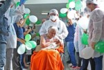 Hipertensa e diabÃ©tica, idosa de 105 anos recebe alta apÃ³s vencer a Covid-19